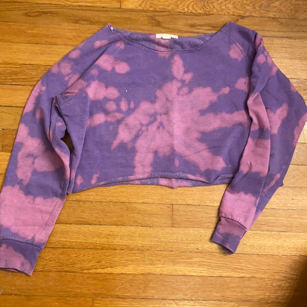 Acid washed crop sweatshirt